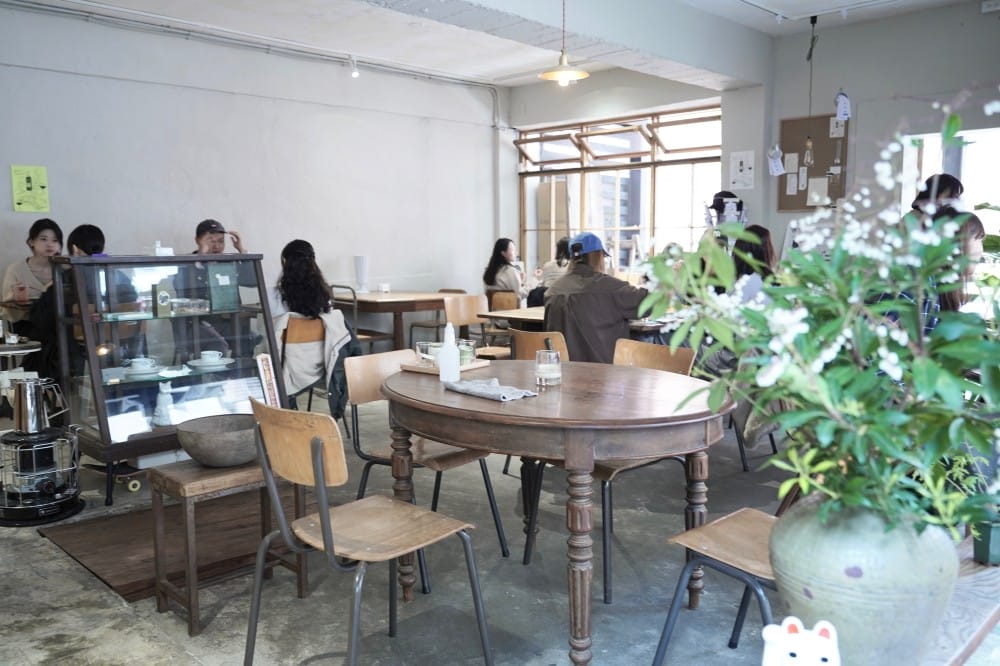 NUMÉRO QUATRE|信義區松菸旁一秒到法國街頭咖啡廳，享受法式早午餐悠閒下午茶