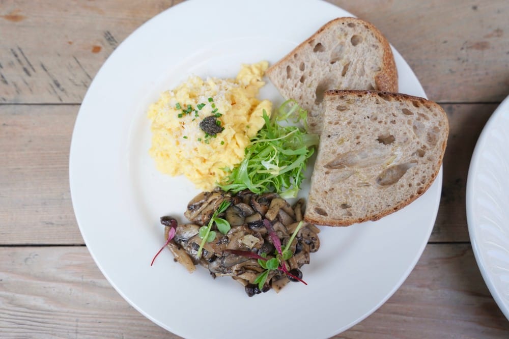 NUMÉRO QUATRE|信義區松菸旁一秒到法國街頭咖啡廳，享受法式早午餐悠閒下午茶