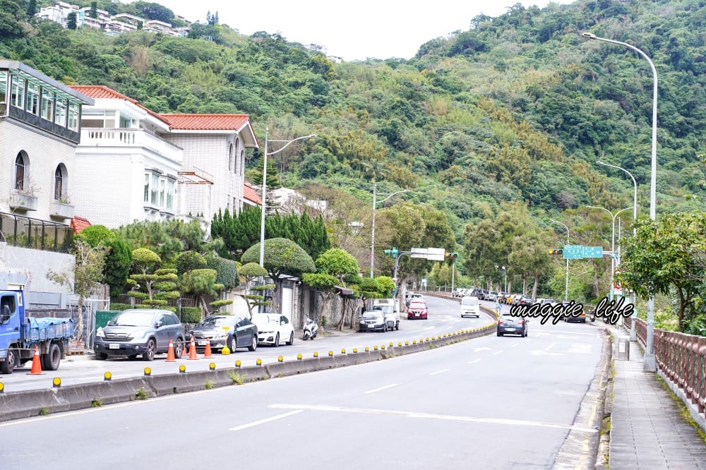 咖朵咖啡Caldo Cafe｜外雙溪秘境，面對外雙溪河岸景觀的咖啡廳，舒芙蕾爆炸好吃！