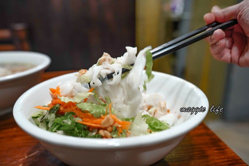 京北越南河粉麵包｜越南人開的傳統越南河粉店，麵包也超好吃，台北大安路美食街越南菜