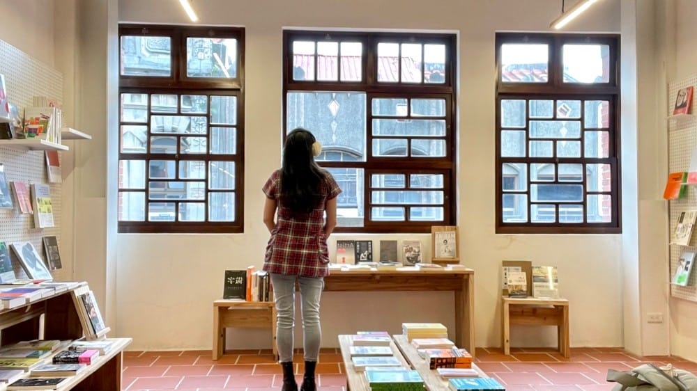 大稻埕郭怡美書店｜大稻埕老宅獨立書店家咖啡廳，在百年歷史老宅裡吃好吃的布丁喝咖啡看書