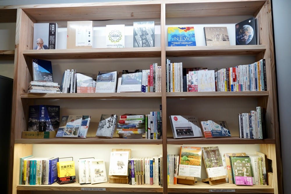 大稻埕郭怡美書店｜大稻埕老宅獨立書店家咖啡廳，在百年歷史老宅裡吃好吃的布丁喝咖啡看書