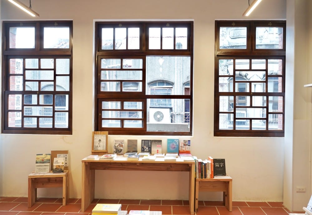 大稻埕郭怡美書店｜大稻埕老宅獨立書店家咖啡廳，在百年歷史老宅裡吃好吃的布丁喝咖啡看書