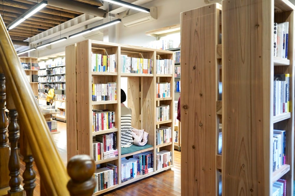 大稻埕郭怡美書店｜大稻埕老宅獨立書店家咖啡廳，在百年歷史老宅裡吃好吃的布丁喝咖啡看書