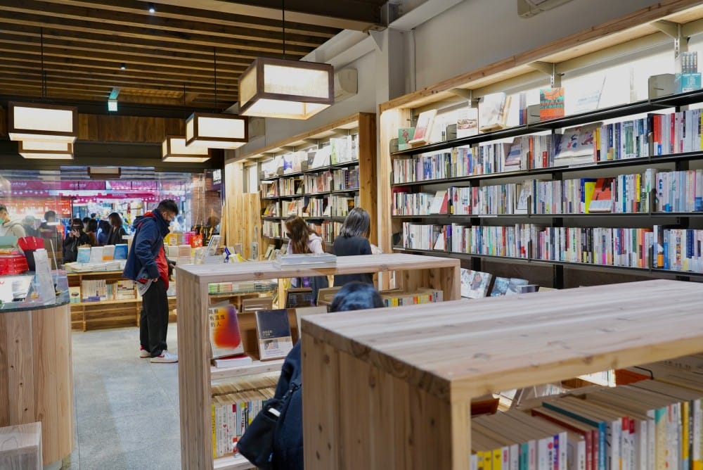 大稻埕郭怡美書店｜大稻埕老宅獨立書店家咖啡廳，在百年歷史老宅裡吃好吃的布丁喝咖啡看書