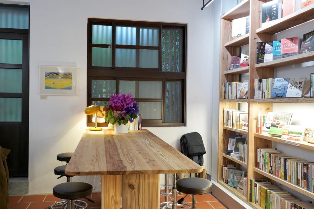 大稻埕郭怡美書店｜大稻埕老宅獨立書店家咖啡廳，在百年歷史老宅裡吃好吃的布丁喝咖啡看書