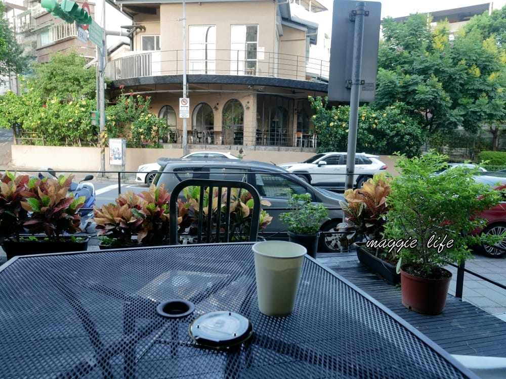 天母茉莉漢堡 Mary‘s Hamburger｜天母老字號漢堡店，雙層牛肉起司漢堡辣雞翅不錯吃