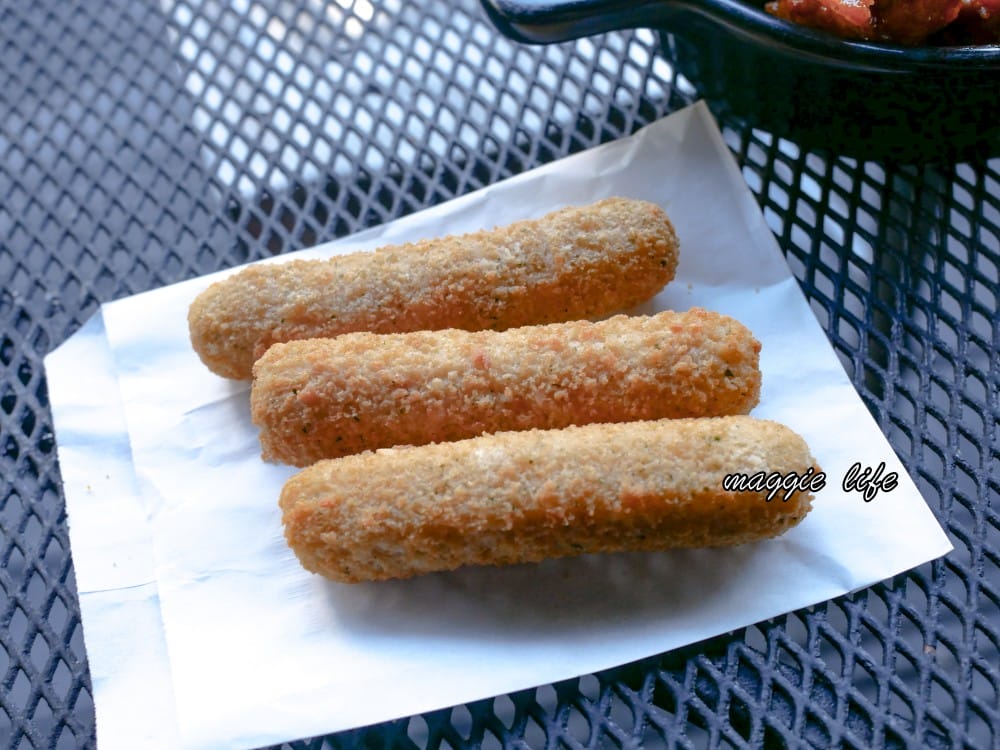 天母茉莉漢堡 Mary‘s Hamburger｜天母老字號漢堡店，雙層牛肉起司漢堡辣雞翅不錯吃