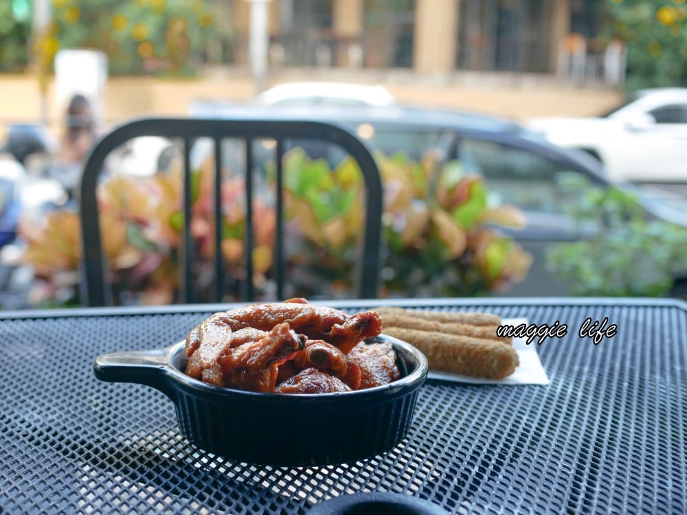 天母茉莉漢堡 Mary‘s Hamburger｜天母老字號漢堡店，雙層牛肉起司漢堡辣雞翅不錯吃