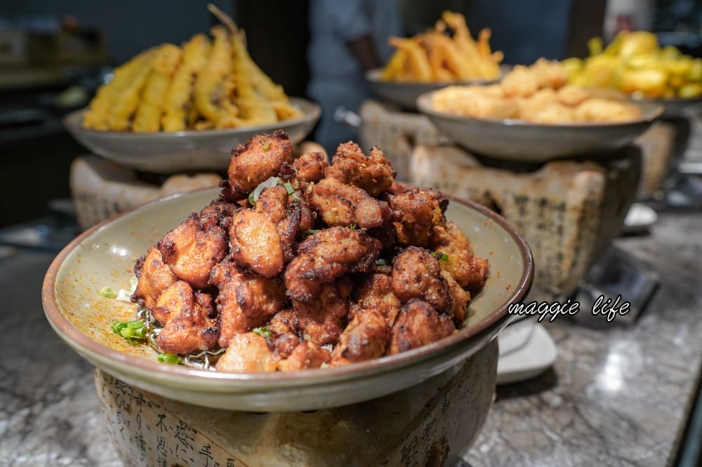 台北福華大飯店｜彩虹座自助餐吃到飽，生蠔鮑魚螃蟹現煎牛排，紅白酒啤酒香檳無限暢飲，價位菜色大公開！