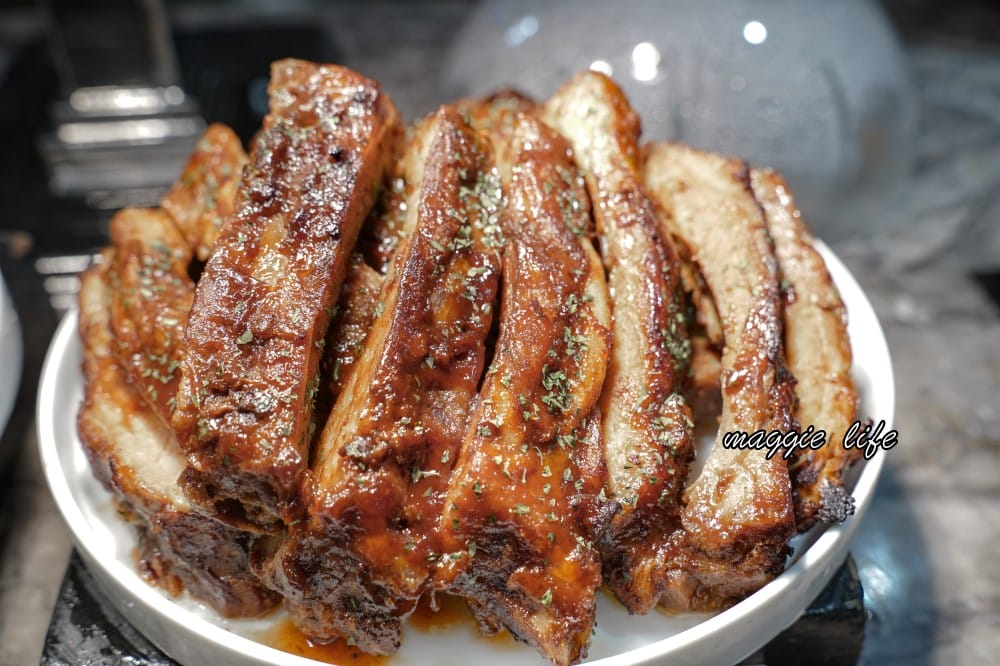 台北福華大飯店|彩虹座自助餐吃到飽,生蠔鮑魚螃蟹現煎牛排,紅白酒啤酒香檳無限暢飲,價位菜色大公開! - 第48張圖 台北福華大飯店|彩虹座自助餐吃到飽,生蠔鮑魚螃蟹現煎牛排,紅白酒啤酒香檳無限暢飲,價位菜色大公開!