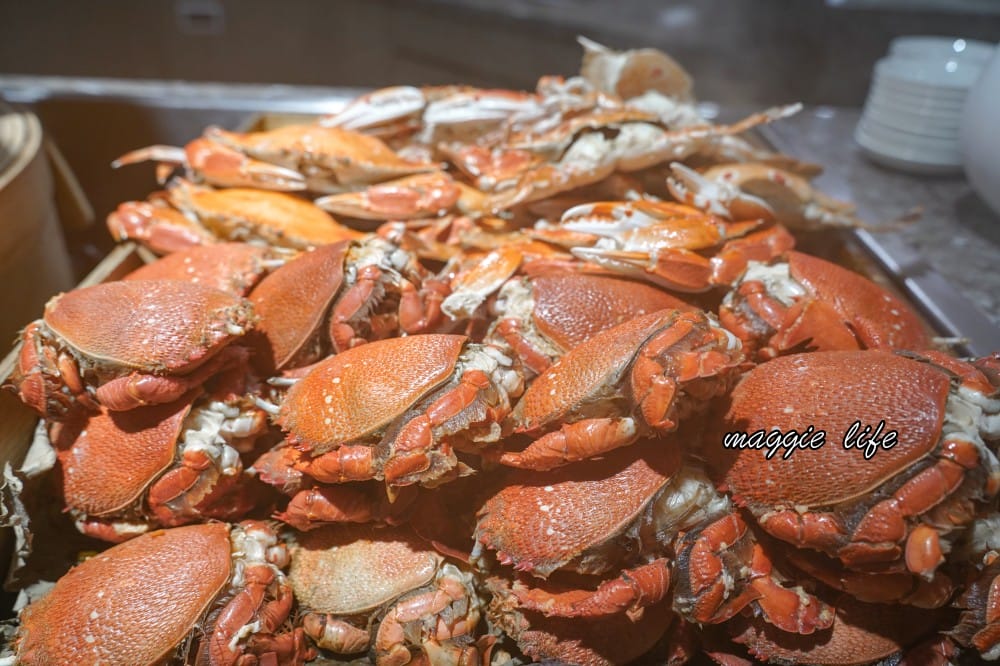 台北福華大飯店|彩虹座自助餐吃到飽,生蠔鮑魚螃蟹現煎牛排,紅白酒啤酒香檳無限暢飲,價位菜色大公開! - 第20張圖 台北福華大飯店|彩虹座自助餐吃到飽,生蠔鮑魚螃蟹現煎牛排,紅白酒啤酒香檳無限暢飲,價位菜色大公開!