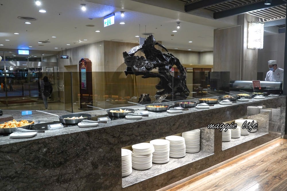 台北福華大飯店|彩虹座自助餐吃到飽,生蠔鮑魚螃蟹現煎牛排,紅白酒啤酒香檳無限暢飲,價位菜色大公開! - 第47張圖 台北福華大飯店|彩虹座自助餐吃到飽,生蠔鮑魚螃蟹現煎牛排,紅白酒啤酒香檳無限暢飲,價位菜色大公開!