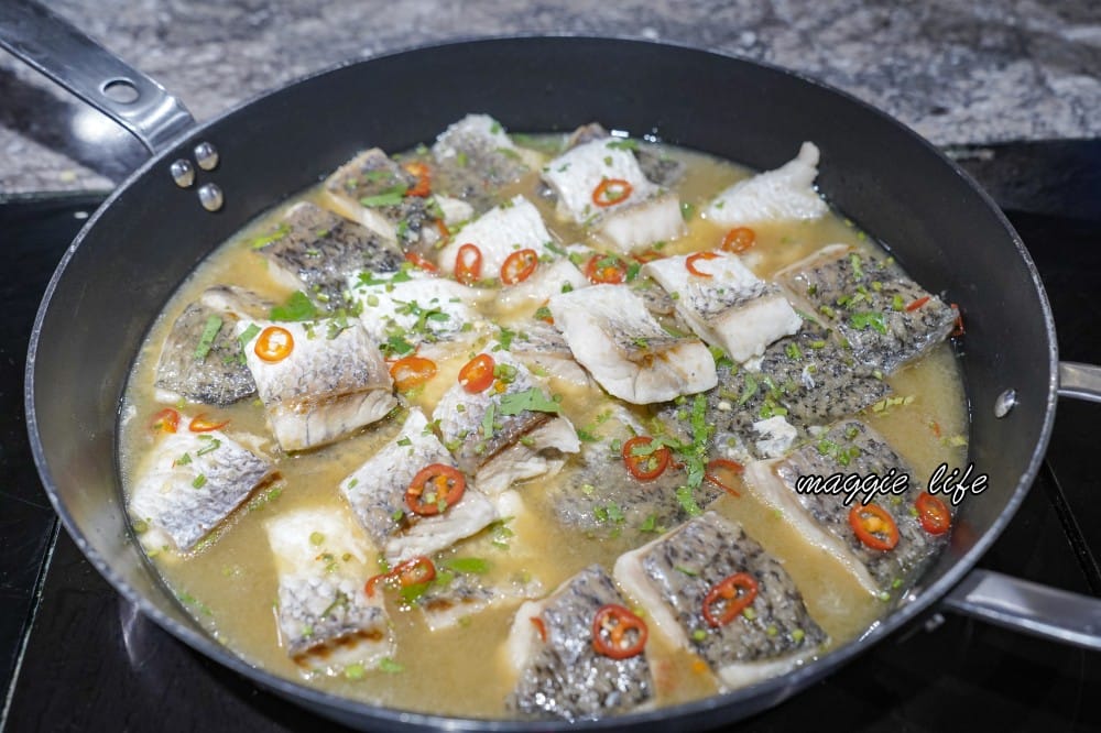 台北福華大飯店｜彩虹座自助餐吃到飽，生蠔鮑魚螃蟹現煎牛排，紅白酒啤酒香檳無限暢飲，價位菜色大公開！