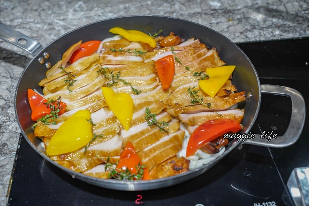 台北福華大飯店｜彩虹座自助餐吃到飽，生蠔鮑魚螃蟹現煎牛排，紅白酒啤酒香檳無限暢飲，價位菜色大公開！