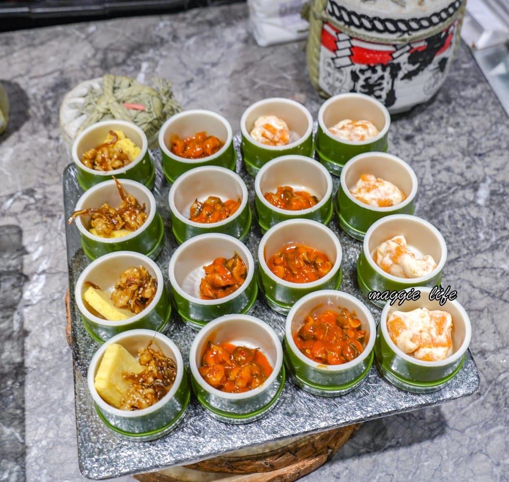 台北福華大飯店｜彩虹座自助餐吃到飽，生蠔鮑魚螃蟹現煎牛排，紅白酒啤酒香檳無限暢飲，價位菜色大公開！