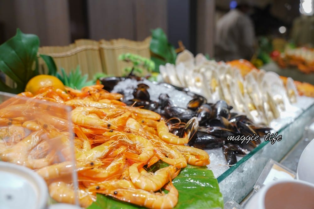 台北福華大飯店|彩虹座自助餐吃到飽,生蠔鮑魚螃蟹現煎牛排,紅白酒啤酒香檳無限暢飲,價位菜色大公開! - 第11張圖 台北福華大飯店|彩虹座自助餐吃到飽,生蠔鮑魚螃蟹現煎牛排,紅白酒啤酒香檳無限暢飲,價位菜色大公開!