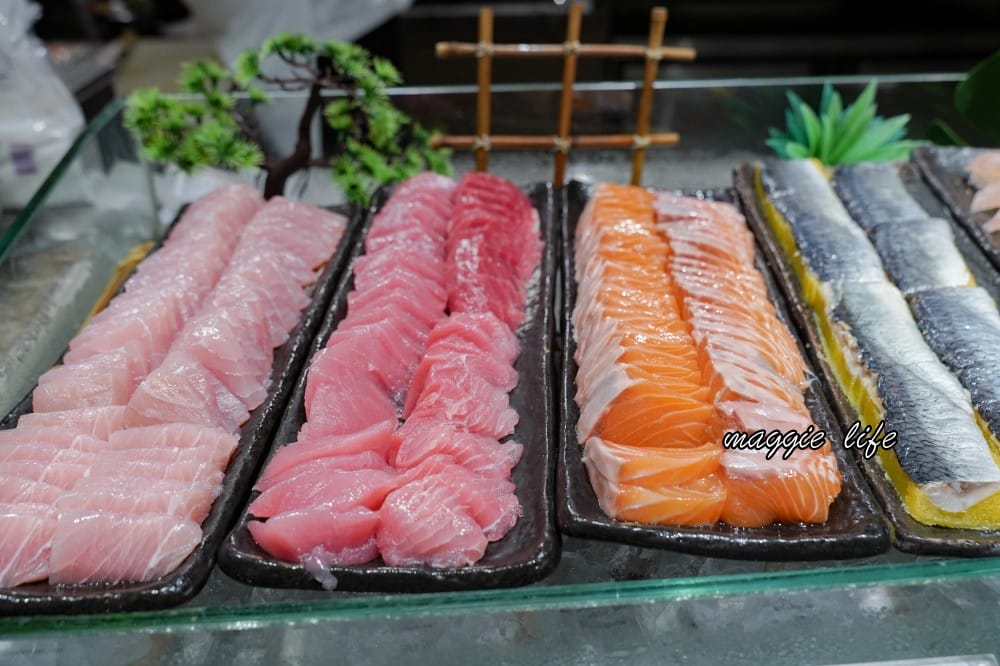 台北福華大飯店|彩虹座自助餐吃到飽,生蠔鮑魚螃蟹現煎牛排,紅白酒啤酒香檳無限暢飲,價位菜色大公開! - 第23張圖 台北福華大飯店|彩虹座自助餐吃到飽,生蠔鮑魚螃蟹現煎牛排,紅白酒啤酒香檳無限暢飲,價位菜色大公開!