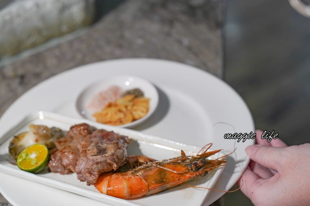 台北福華大飯店|彩虹座自助餐吃到飽,生蠔鮑魚螃蟹現煎牛排,紅白酒啤酒香檳無限暢飲,價位菜色大公開! - 第35張圖 台北福華大飯店|彩虹座自助餐吃到飽,生蠔鮑魚螃蟹現煎牛排,紅白酒啤酒香檳無限暢飲,價位菜色大公開!