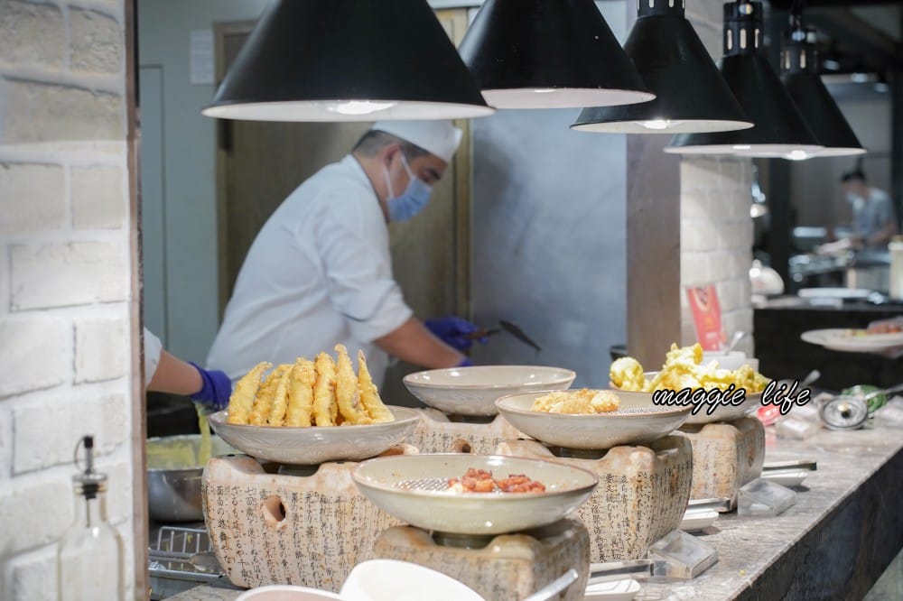 台北福華大飯店|彩虹座自助餐吃到飽,生蠔鮑魚螃蟹現煎牛排,紅白酒啤酒香檳無限暢飲,價位菜色大公開! - 第28張圖 台北福華大飯店|彩虹座自助餐吃到飽,生蠔鮑魚螃蟹現煎牛排,紅白酒啤酒香檳無限暢飲,價位菜色大公開!