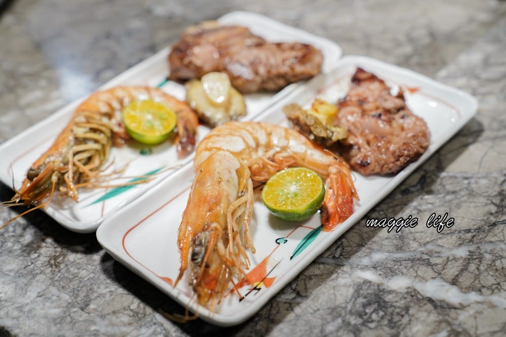 台北福華大飯店｜彩虹座自助餐吃到飽，生蠔鮑魚螃蟹現煎牛排，紅白酒啤酒香檳無限暢飲，價位菜色大公開！