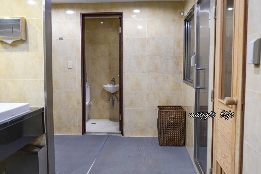 台北福華大飯店住宿推薦，一泊二食加行政酒廊尊榮享受還有Happy Hour，低調奢華五星飯店，自助早餐吃到飽CP值爆高！