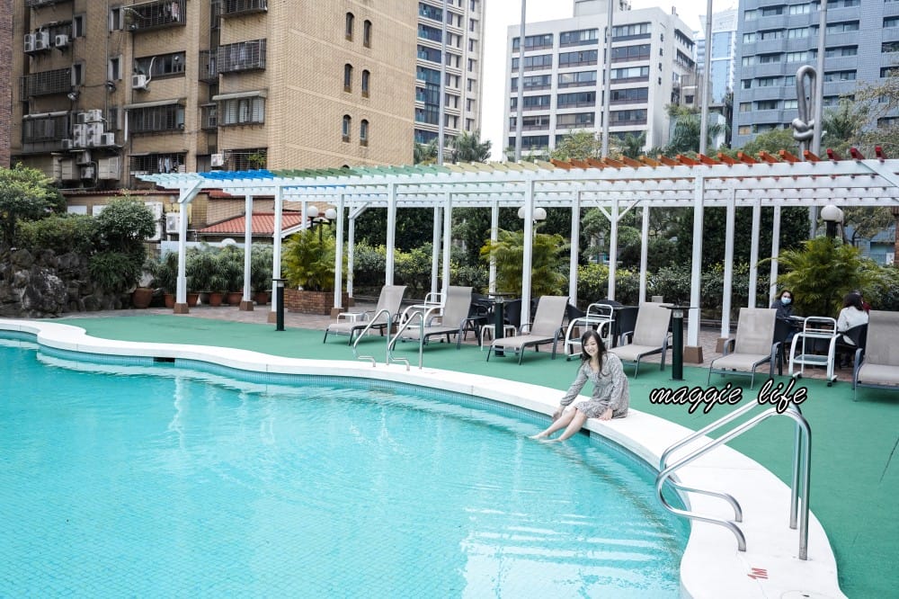 台北福華大飯店住宿推薦，一泊二食加行政酒廊尊榮享受還有Happy Hour，低調奢華五星飯店，自助早餐吃到飽CP值爆高！