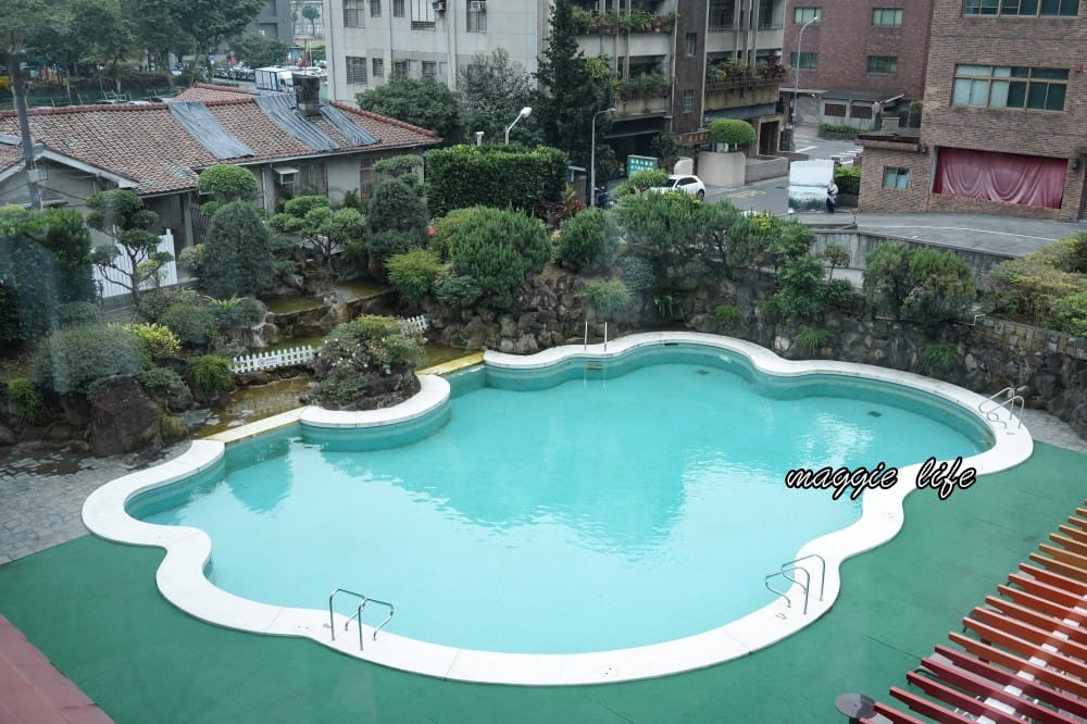 台北福華大飯店住宿推薦，一泊二食加行政酒廊尊榮享受還有Happy Hour，低調奢華五星飯店，自助早餐吃到飽CP值爆高！