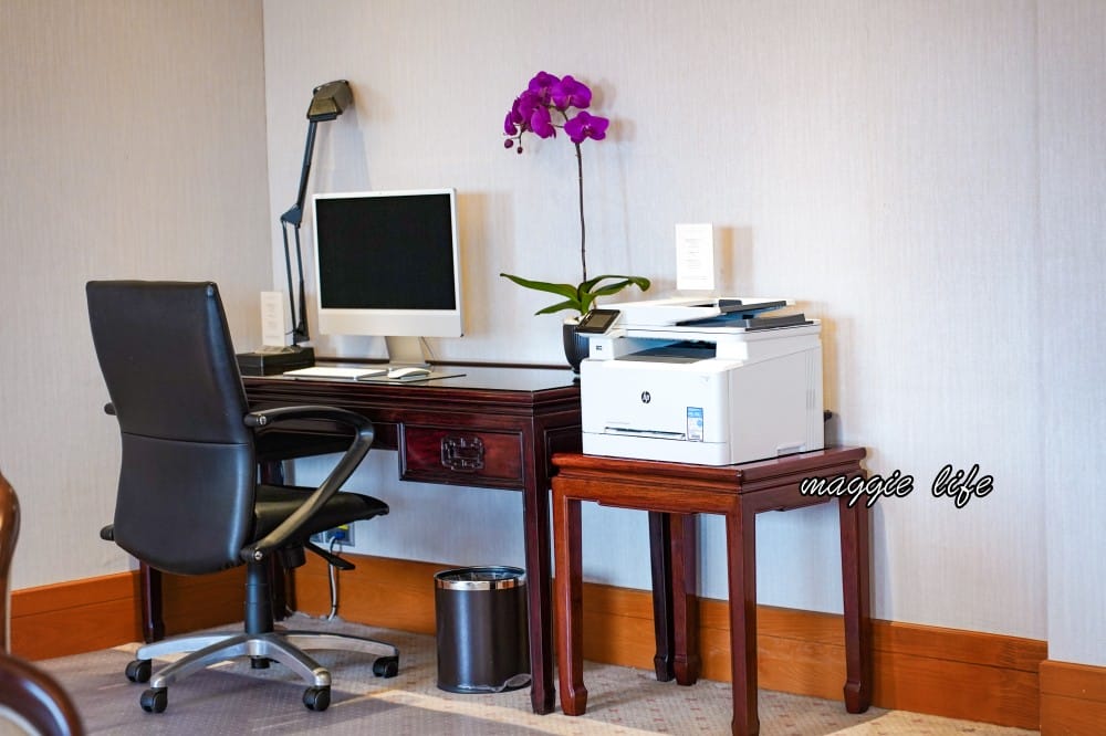 台北福華大飯店住宿推薦，一泊二食加行政酒廊尊榮享受還有Happy Hour，低調奢華五星飯店，自助早餐吃到飽CP值爆高！