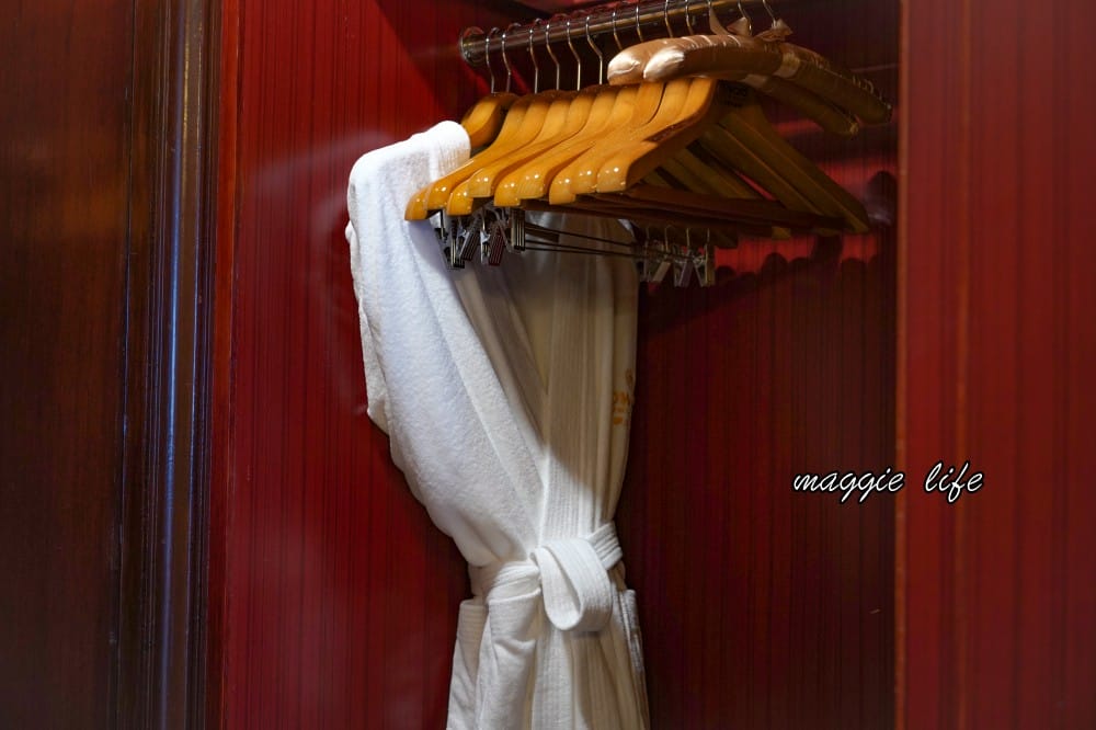 台北福華大飯店住宿推薦，一泊二食加行政酒廊尊榮享受還有Happy Hour，低調奢華五星飯店，自助早餐吃到飽CP值爆高！