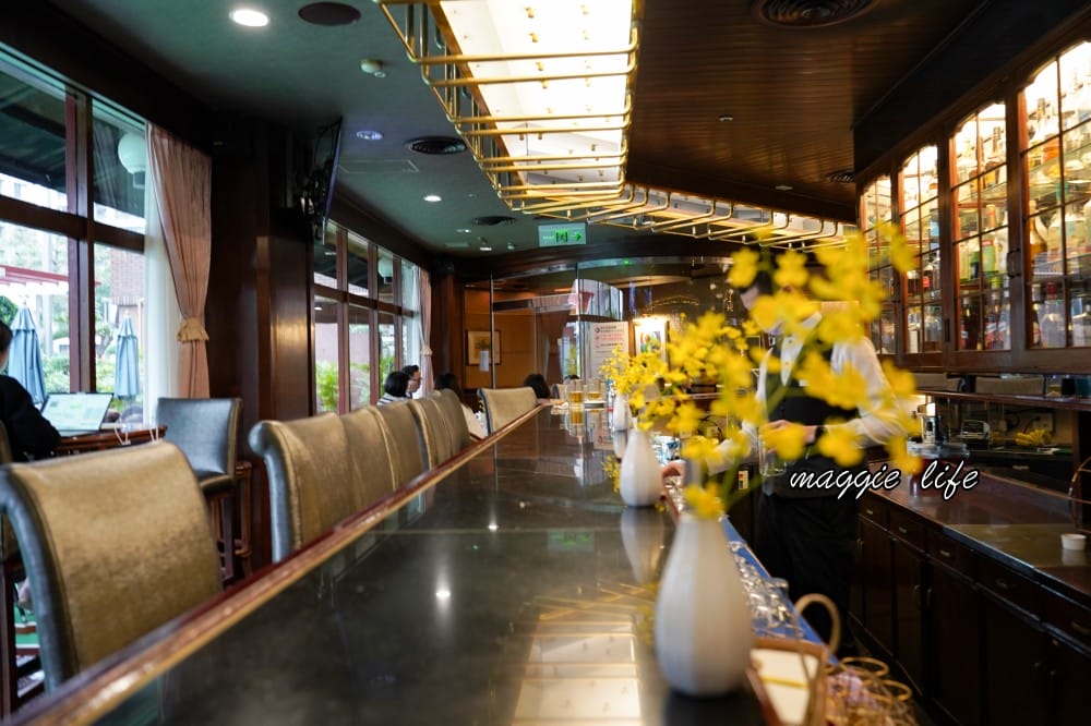 台北福華大飯店住宿推薦，一泊二食加行政酒廊尊榮享受還有Happy Hour，低調奢華五星飯店，自助早餐吃到飽CP值爆高！