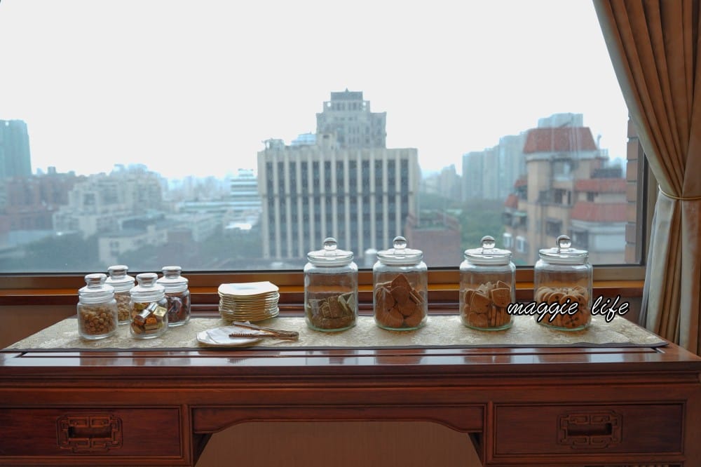 台北福華大飯店住宿推薦，一泊二食加行政酒廊尊榮享受還有Happy Hour，低調奢華五星飯店，自助早餐吃到飽CP值爆高！