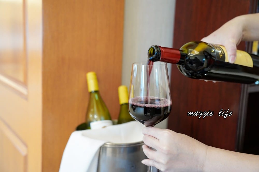 台北福華飯店行政酒廊分享｜Rosewood Club 住戶享有Happy Hour，早餐，服務與環境介紹