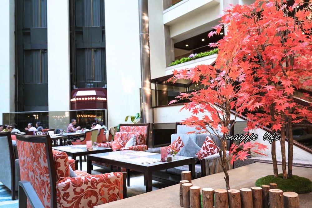 台北福華大飯店住宿推薦，一泊二食加行政酒廊尊榮享受還有Happy Hour，低調奢華五星飯店，自助早餐吃到飽CP值爆高！