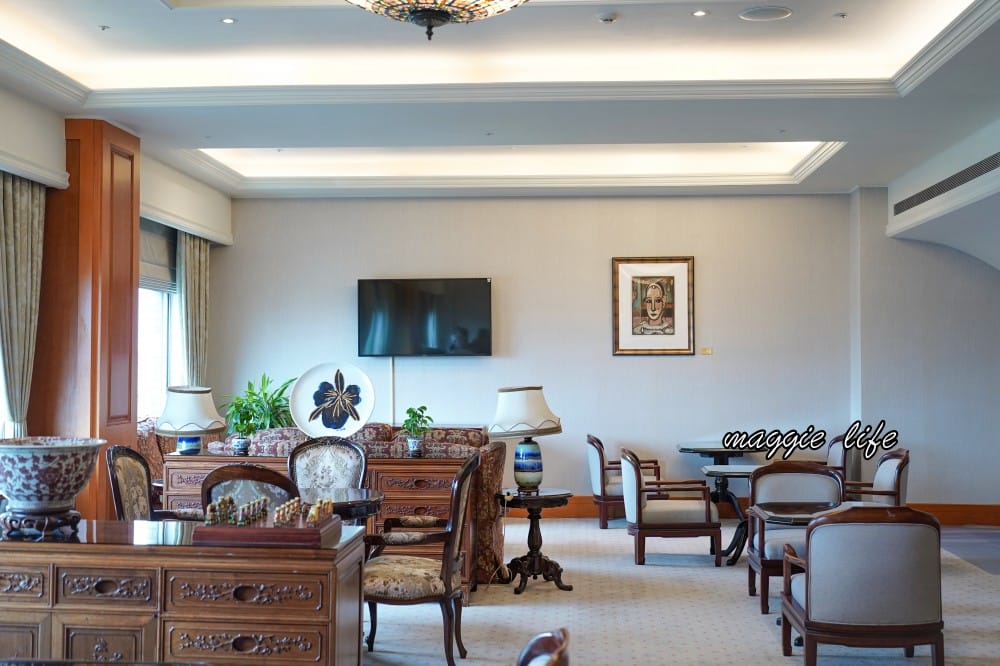 台北福華大飯店住宿推薦，一泊二食加行政酒廊尊榮享受還有Happy Hour，低調奢華五星飯店，自助早餐吃到飽CP值爆高！