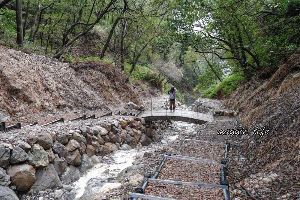 陽明山紫明溪步道｜陽明山最新秘境，免費泡野溪溫泉，還有超美櫻花，就在陽明書屋對面