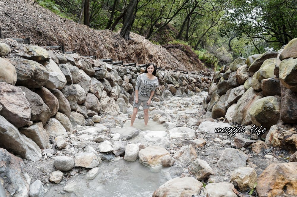 陽明山紫明溪步道｜陽明山最新秘境，免費泡野溪溫泉，還有超美櫻花，就在陽明書屋對面
