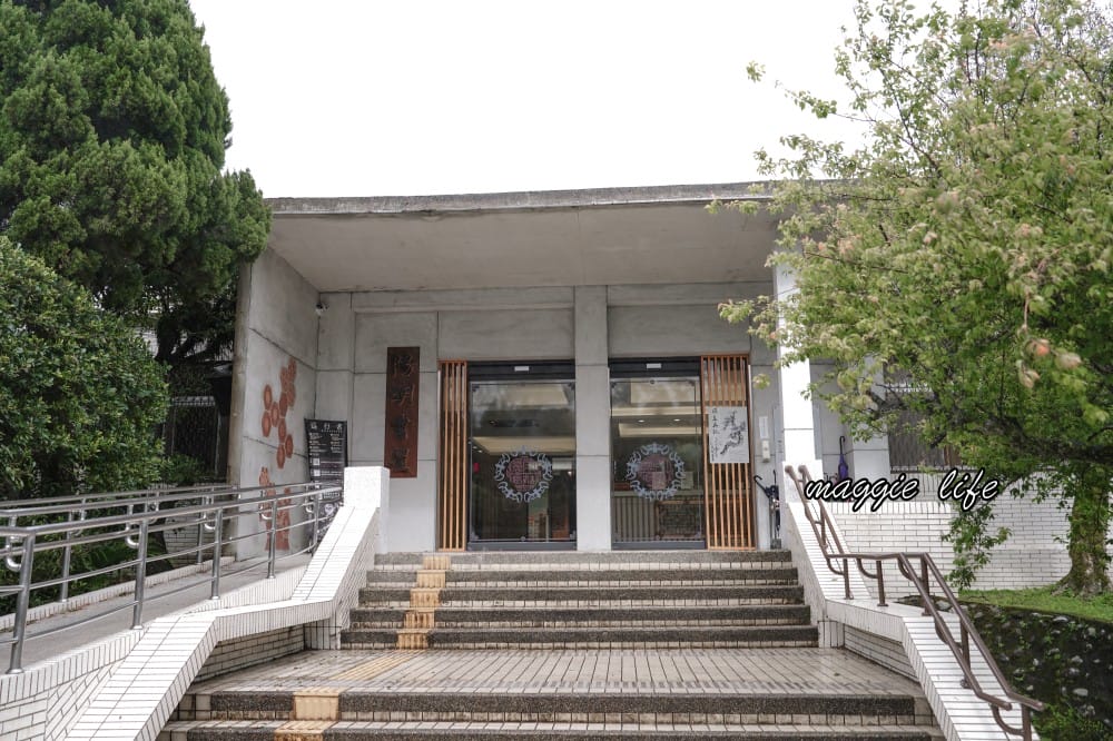 陽明山紫明溪步道｜陽明山最新秘境，免費泡野溪溫泉，還有超美櫻花，就在陽明書屋對面