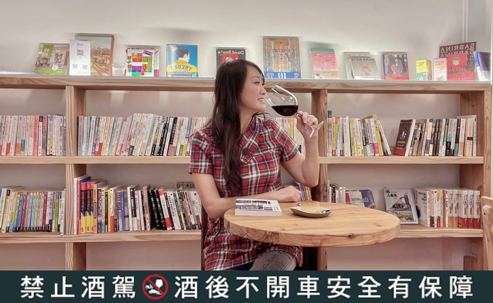 大稻埕郭怡美書店｜大稻埕老宅獨立書店家咖啡廳，在百年歷史老宅裡吃好吃的布丁喝咖啡看書