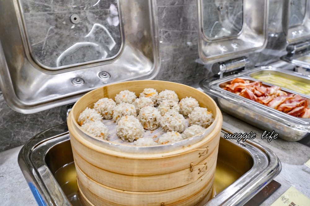 台北漢普敦酒店自助早餐吃到飽｜超狂，早餐就有龍蝦粥，肋眼牛排，煙燻鮭魚吃到飽，可以吃三個小時，奢華自助早餐吃到飽