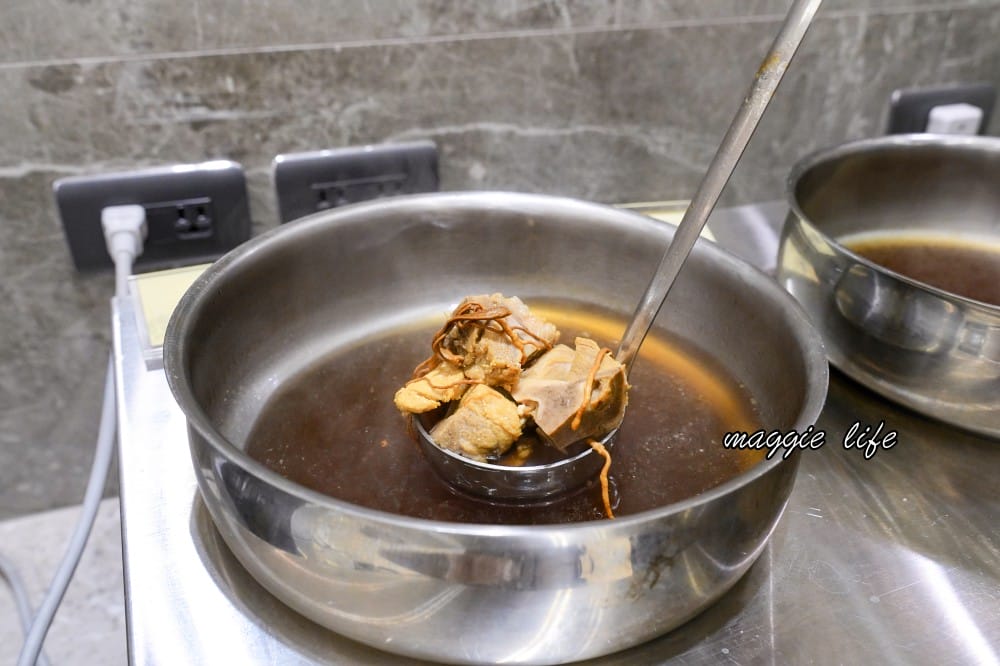 台北漢普敦酒店自助早餐吃到飽｜超狂，早餐就有龍蝦粥，肋眼牛排，煙燻鮭魚吃到飽，可以吃三個小時，奢華自助早餐吃到飽