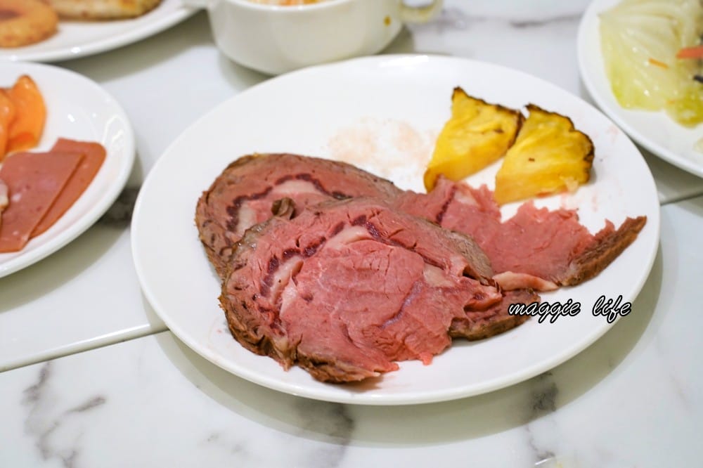 台北漢普敦酒店自助早餐吃到飽｜超狂，早餐就有龍蝦粥，肋眼牛排，煙燻鮭魚吃到飽，可以吃三個小時，奢華自助早餐吃到飽