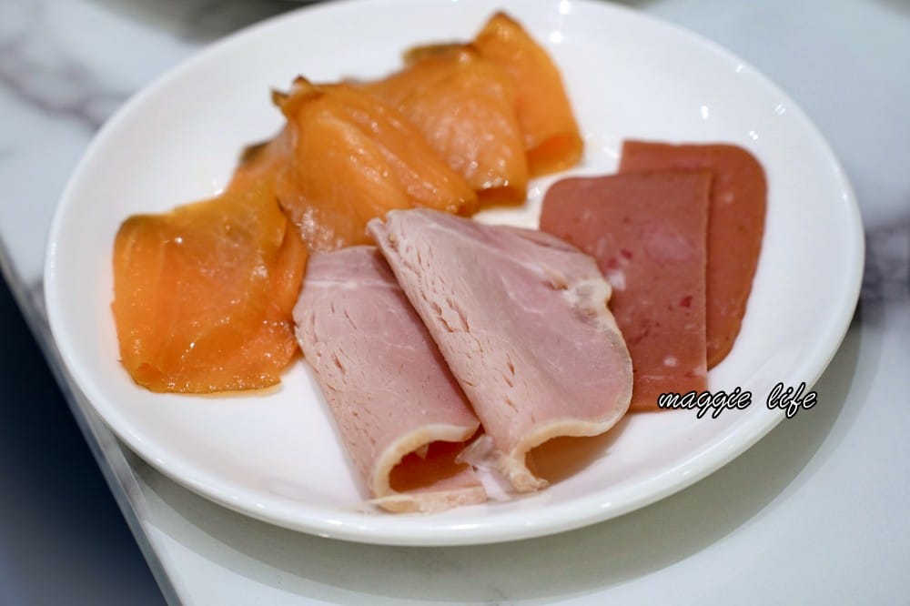 台北漢普敦酒店自助早餐吃到飽｜超狂，早餐就有龍蝦粥，肋眼牛排，煙燻鮭魚吃到飽，可以吃三個小時，奢華自助早餐吃到飽