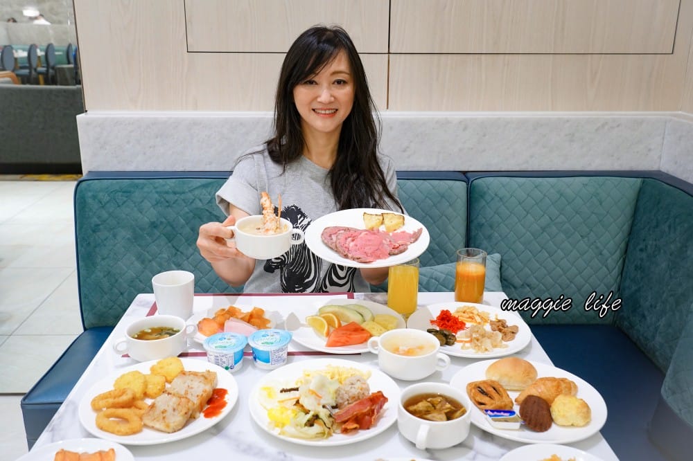 台北漢普敦酒店自助早餐吃到飽｜超狂，早餐就有龍蝦粥，肋眼牛排，煙燻鮭魚吃到飽，可以吃三個小時，奢華自助早餐吃到飽