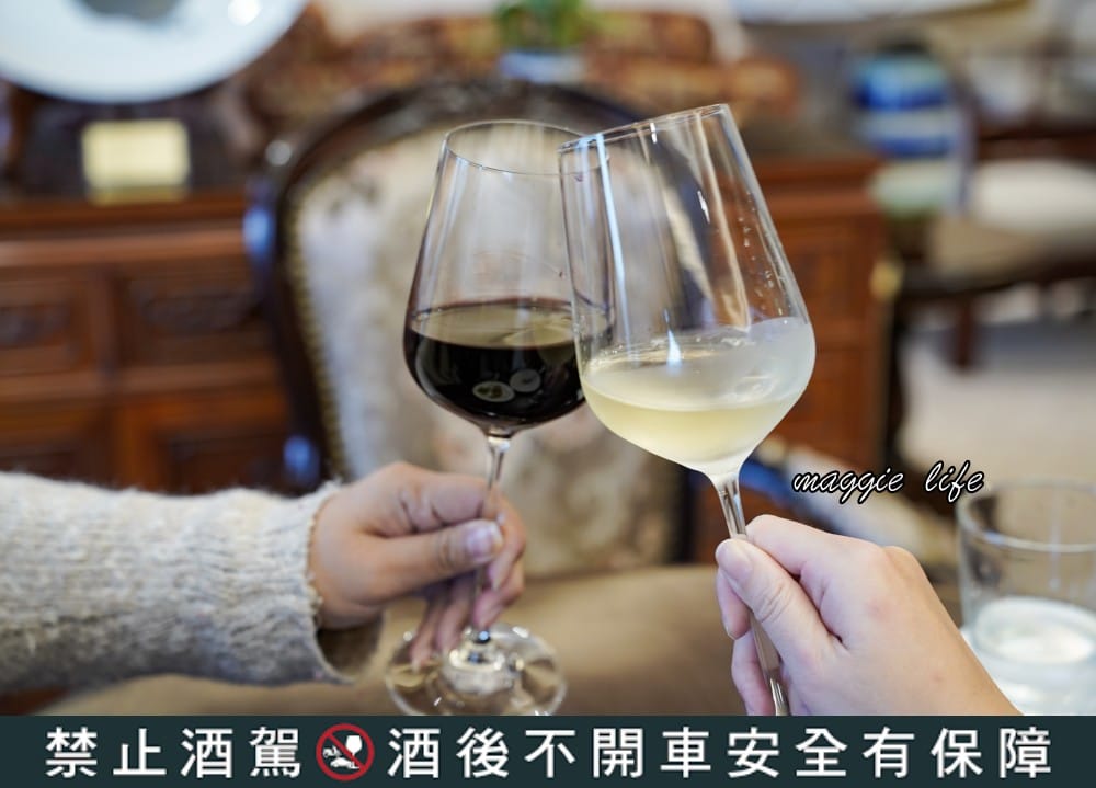 台北福華大飯店住宿推薦，一泊二食加行政酒廊尊榮享受還有Happy Hour，低調奢華五星飯店，自助早餐吃到飽CP值爆高！