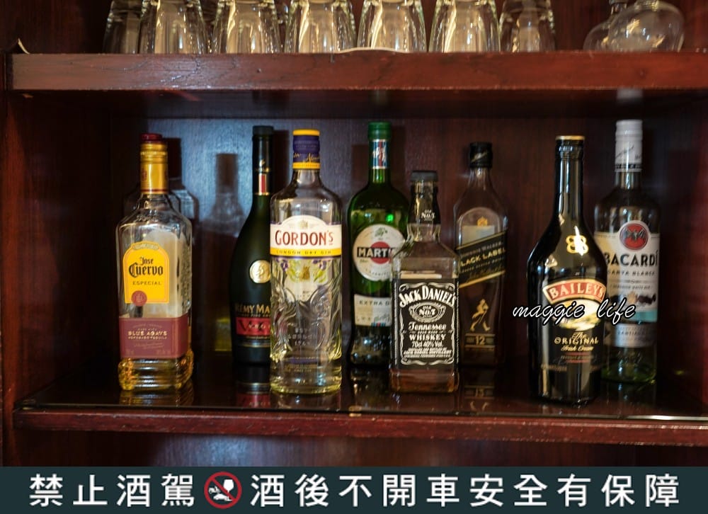 台北福華大飯店住宿推薦，一泊二食加行政酒廊尊榮享受還有Happy Hour，低調奢華五星飯店，自助早餐吃到飽CP值爆高！