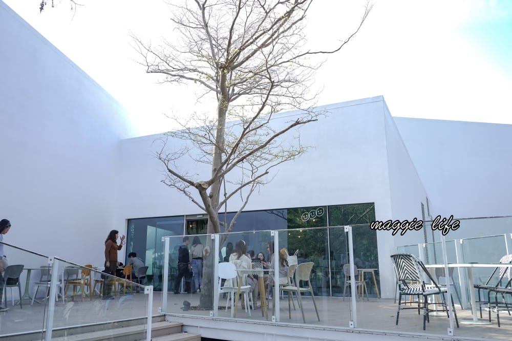 猻物咖啡Akau Coffee｜猻物咖啡進駐內惟藝術中心打造純白森林系療癒系職人咖啡