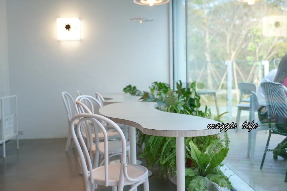 猻物咖啡Akau Coffee｜猻物咖啡進駐內惟藝術中心打造純白森林系療癒系職人咖啡