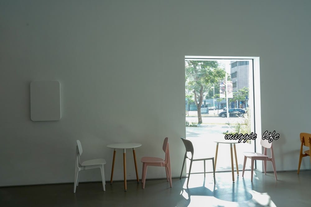 內惟藝術中心高雄景點，免門票免預約，還有超美咖啡廳電影院，一定要來朝聖