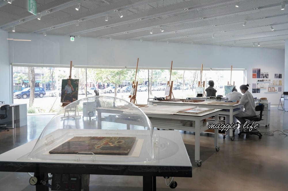 內惟藝術中心高雄景點，免門票免預約，還有超美咖啡廳電影院，一定要來朝聖